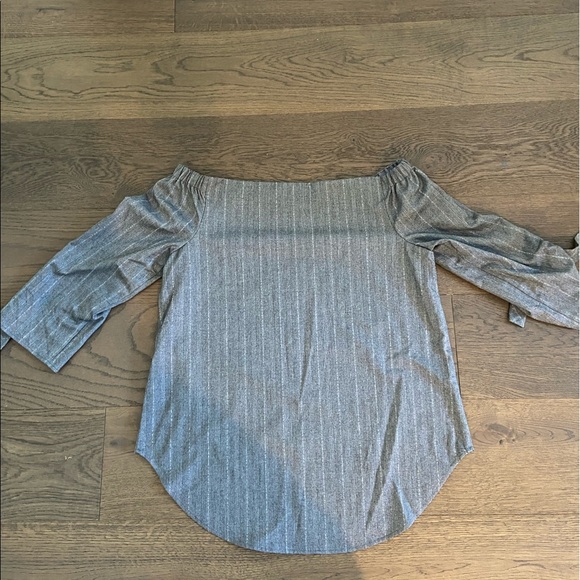 Babaton Off the shoulder blouse - Picture 4 of 5